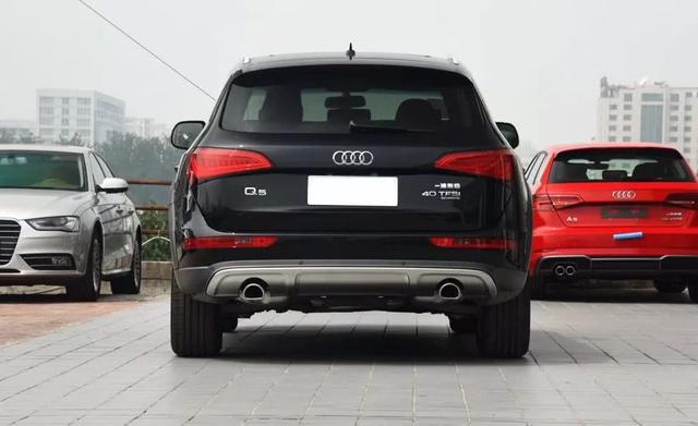 全新奥迪Q5L出现国内街头,吓得奔驰GLC赶紧加长了100mm!