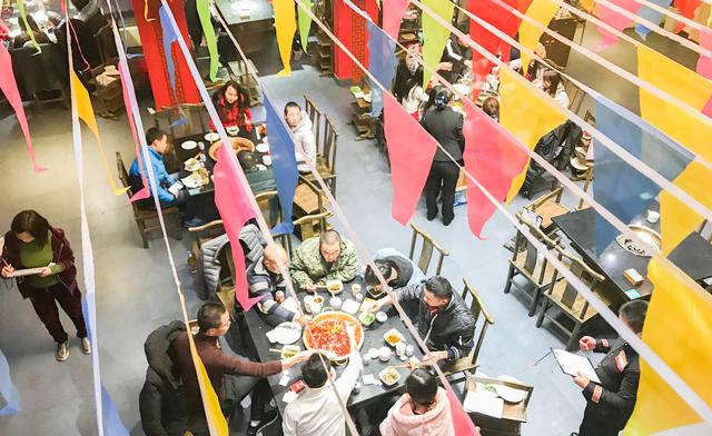 大冬天头上冒汗珠 在成都吃火锅的感觉真好!