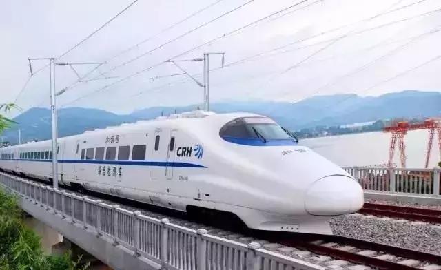 以前从广州到重庆坐高铁需要11小时,现在变为6个小时!