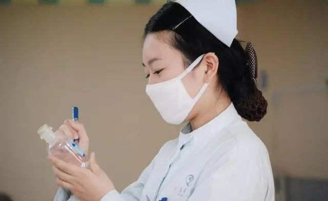 专科毕业的医院护士，现在工资有多少？很多人猜错了