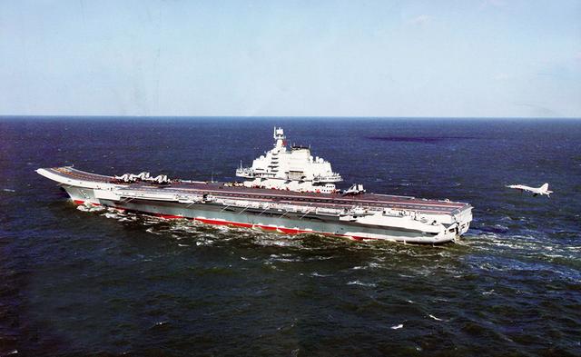 歼15舰载机数量只够辽宁号满编?国产航母会缺