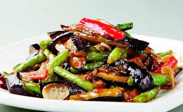 豆角烧茄子的家常做法 营养家常菜这样做