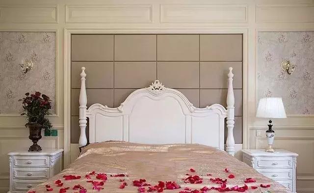 2018床头已经不流行挂结婚照了,现在大部分都