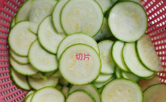 翠玉瓜，像玉一样青翠，口感清脆略甜
