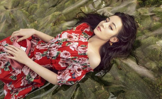 迪丽热巴为什么能代言杜嘉班纳?对比杨紫,林允就知道了!