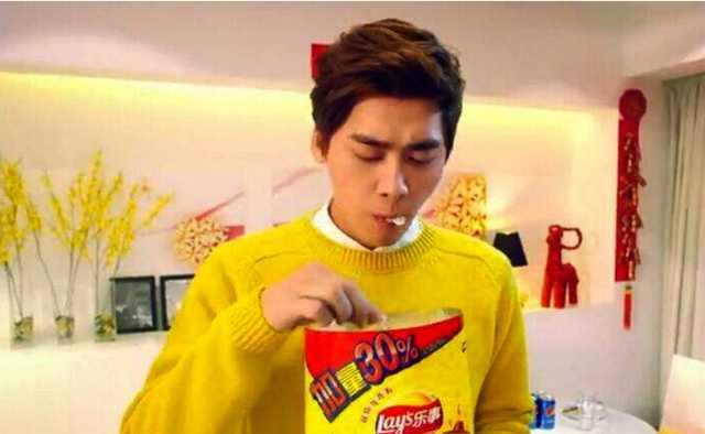 吴亦凡、杨洋、李易峰等都代言过乐事薯片,他