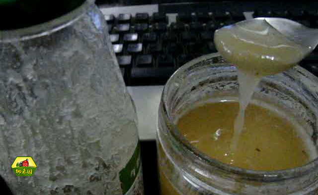 养蜂人给蜜蜂吃白糖,所以才会买到结晶的假蜂蜜?真相却是这样的