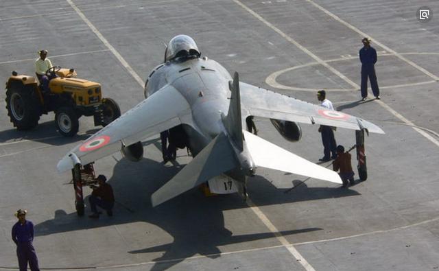 印度航母上的拖拉机,到底是干什么用的?