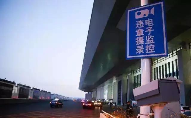注意了！这些地方违停抓拍将全面升级，一不小心就会被扣分……