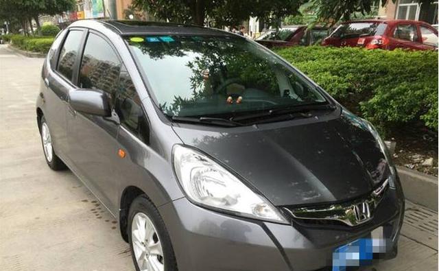 买个二手飞度，开10天卖掉，居然赚了1万