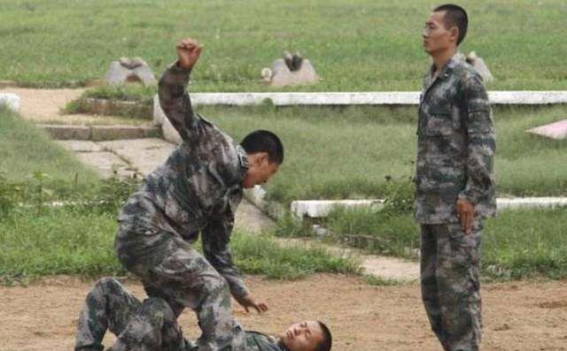 一个特种兵能打趴下多少个普通人?结果总是让