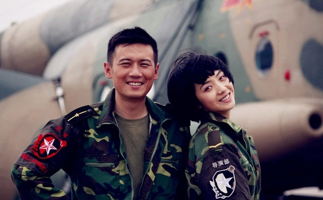 不炒作无绯闻至今20年，演反派意外走红，今和妻子低调幸福7年