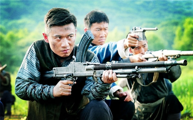 不炒作无绯闻至今20年，演反派意外走红，今和妻子低调幸福7年