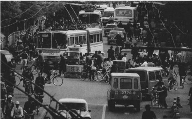 1979年北京罕见老照片: 没想到70年代的北京城是这样子!