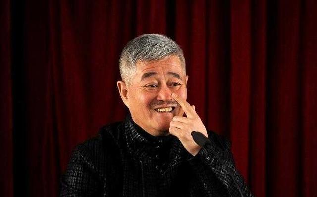 三位巨星同是六十大寿，成龙生日做慈善，他请来大半个娱乐圈祝贺