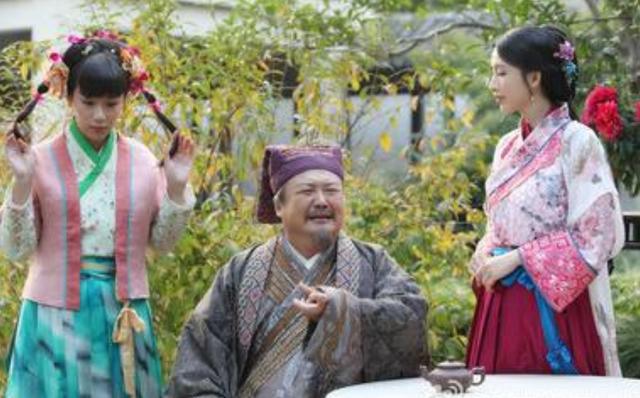 大财主请祝枝山写对联写完后财主气急败坏将祝枝山告上了衙门