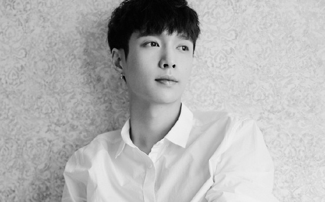 5大男星黑白照:黄子韬五官更立体了,杨洋更稳重,他男性魅力足