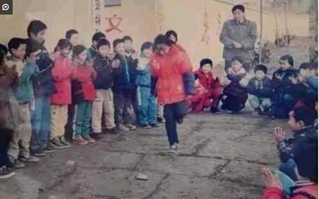 80年代中国老照片: 图3现是有钱人,图5你一定玩过,图8