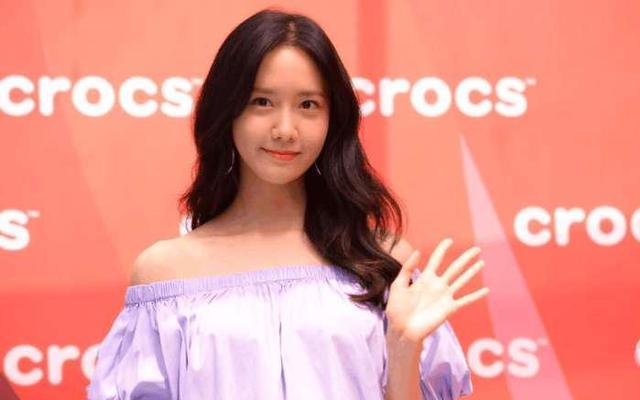 林允儿因腿缝太宽惨遭调侃, 网友: 胯下一拳宽,