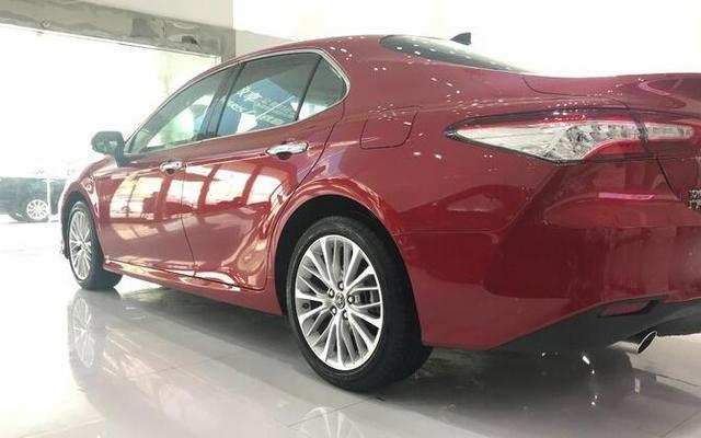 我能把方向盘摸出水来! 体验全新凯美瑞, 外观