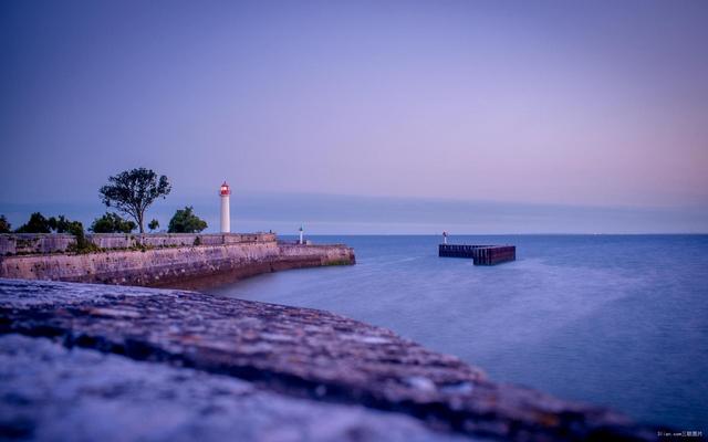 关于生活态度的短句子:人类被赋予了一种工作