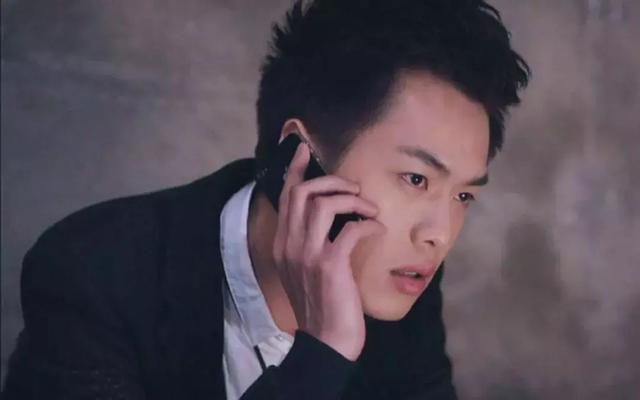 除去开挂的背景,张若昀走红不仅有人品的功劳