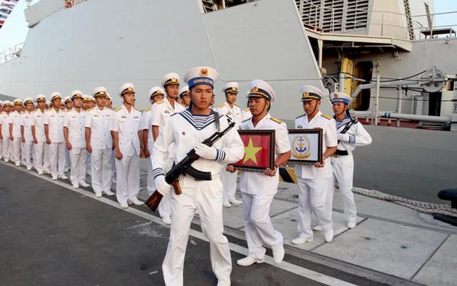 越南海军再添两艘先进战舰，地位如同中国海军的航母一般