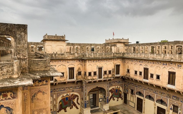 跟着猴神大叔一起穿行千年,来到这个巨大的露