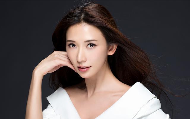 30岁成台湾第一名模，如今身价120亿，陈冠希却指名道姓怒骂她？