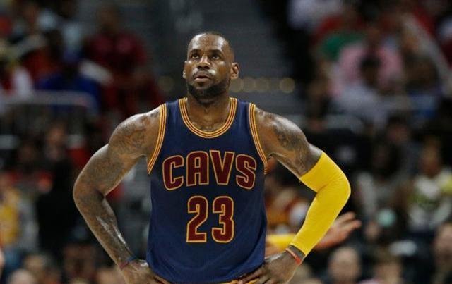 决定三即将上演!杨毅爆出詹姆斯下家,骑士管理