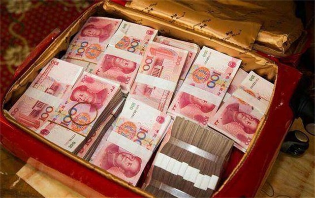 男子结婚女方要50万彩礼,赖皮找父亲要,最后妻子和父亲跑了