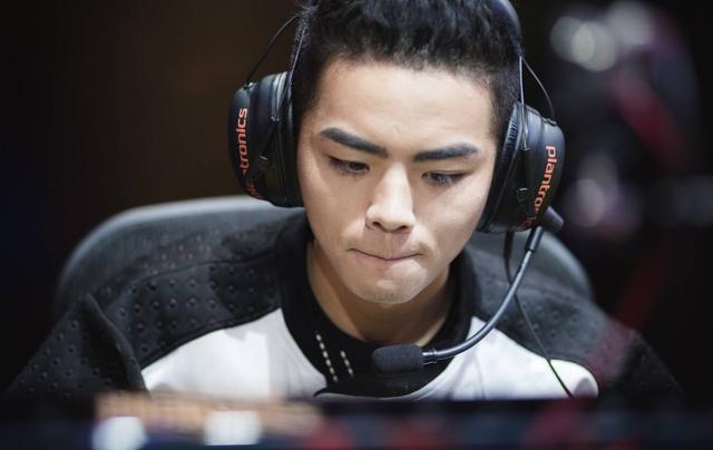 英雄联盟OMG上单冰封夕阳被石锤电竞渣男,堕