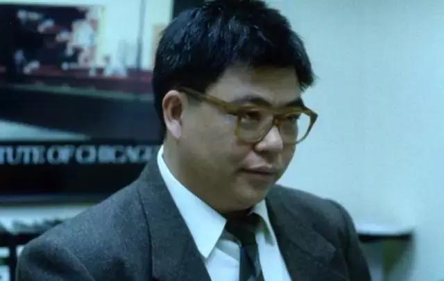 他是夺命剪刀脚的发明人、周星驰电影里的黄金配角,可惜英年早逝