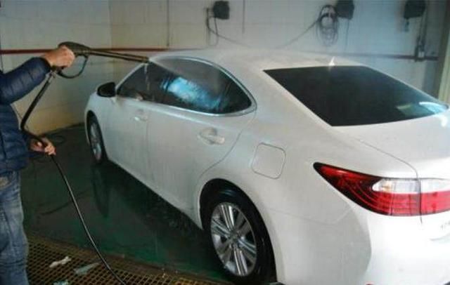 经常洗车、打蜡,为什么珍珠白的车漆为什么很