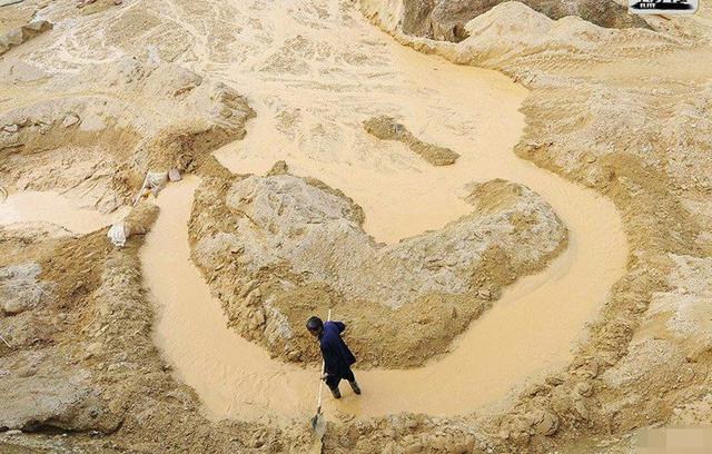 日本海发现拥有稀土资源,日看到中的船来了,慌