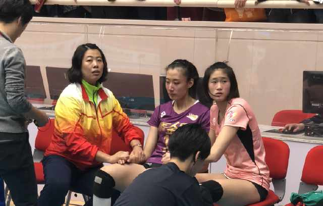 打脸打眼手麻腰垮 天津女排鏖战133分钟拿下四