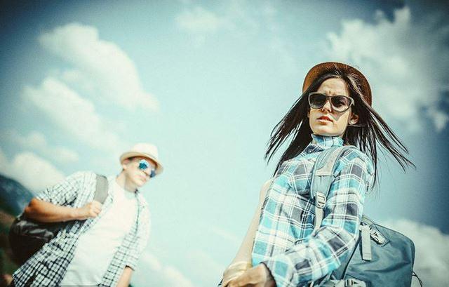 对于川藏线上为了省钱而搭伴旅游的大学生假