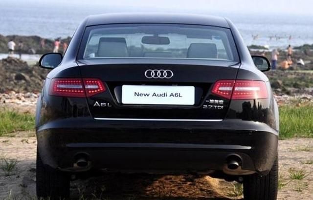 司机开着A6去加油,加油站工作人员却愣了迟迟