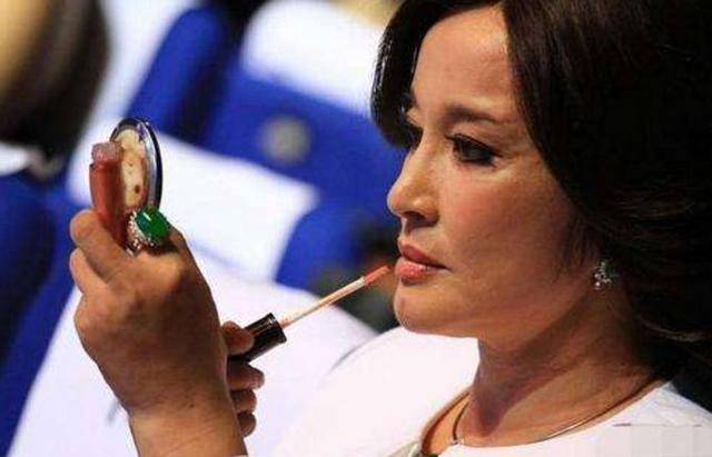 《芳华》原型杨慧曝光后,娱乐圈的这些不老女