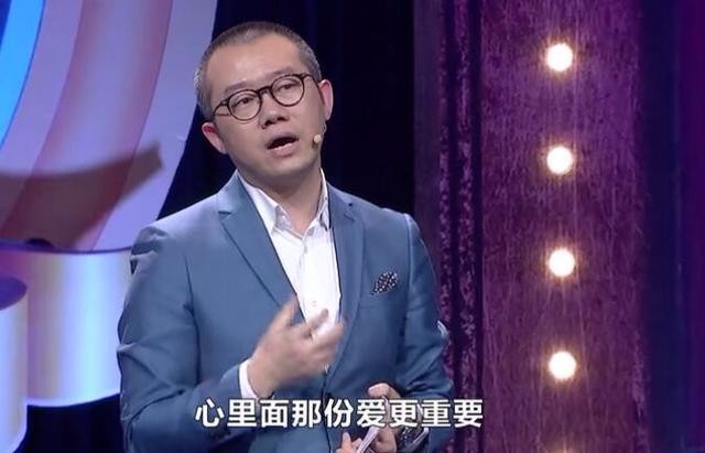 她是情歌天后，惨遭丈夫出轨，如今她六十岁过成这模样！