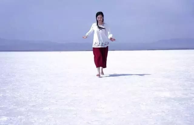 青海茶卡盐湖究竟有多美！被人称作“天空之城”，附攻略