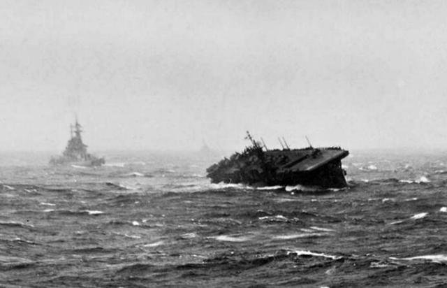 航母也怕台风?美国将军不信邪,率舰队冲进台风