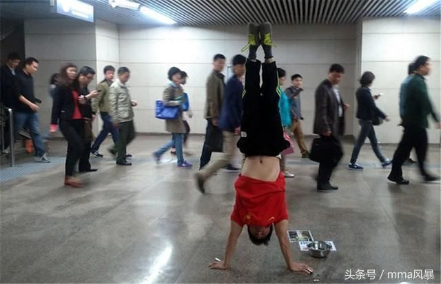 他曾是世界冠军！后来210元贱卖金牌