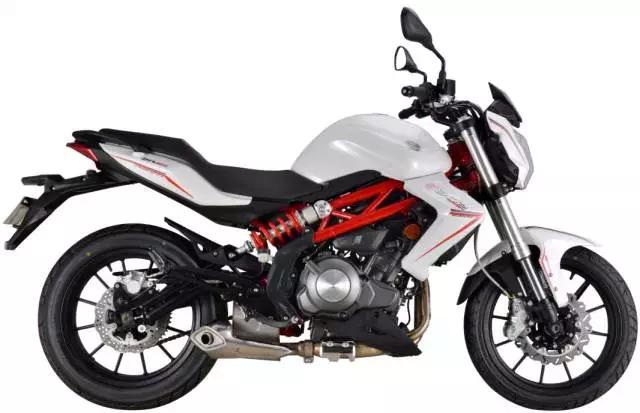 印度视角看贝纳利TNT302和KTM390Duke对比评测