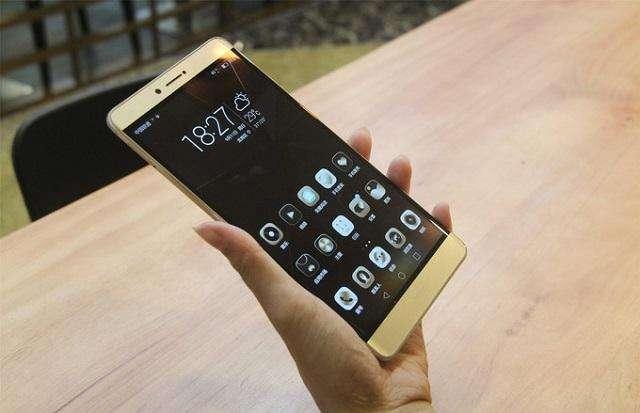 华为放手一搏,4GB+128GB售1999元,是在诱