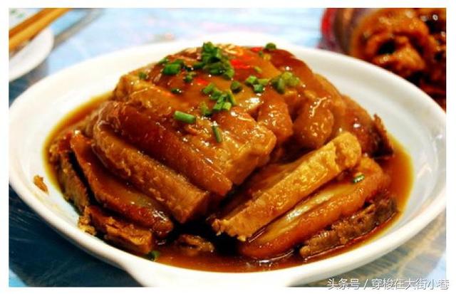 桂林美食之荔浦芋头扣肉,上桌后芋头最受欢迎,扣肉基本都会剩!