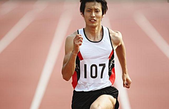 跑步脖子疼,后背脊柱疼,这些都要警惕,请跟我这