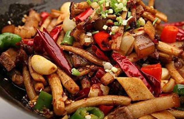 医生告诫：尿酸偏高，这5种食物是大忌，不要再贪嘴了