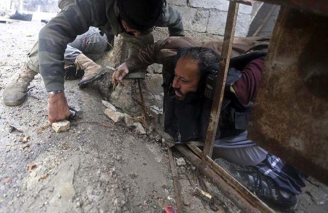 摄影师记录,战场上一个士兵的死亡过程