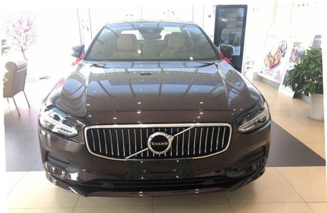 豪华C级轿车-沃尔沃S90车评，被市场遗忘的一位绅士